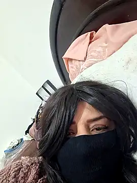 Snapshot of Rozittaa chatting on 12-27-24, 01:22 Rozittaa online show from 12-27-24, 01:22