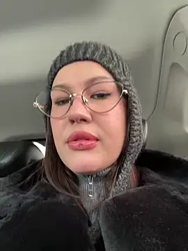 RinaCat online show from 11-28-25, 05:32