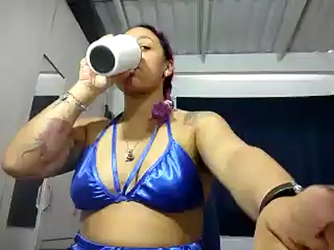 Snapshot of Cata_Blue__ chatting on 01-01-25, 05:55 Cata Blue   online show from 01-01-25, 05:55