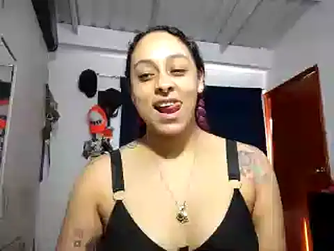 Snapshot of Cata_Blue__ chatting on 02-04-25, 08:17 Cata Blue   online show from 02-04-25, 08:17