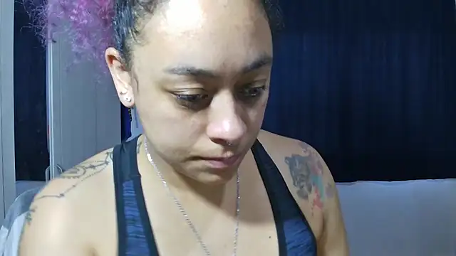 Snapshot of Cata_Blue__ chatting on 02-15-25, 02:33 Cata Blue   online show from 02-15-25, 02:33