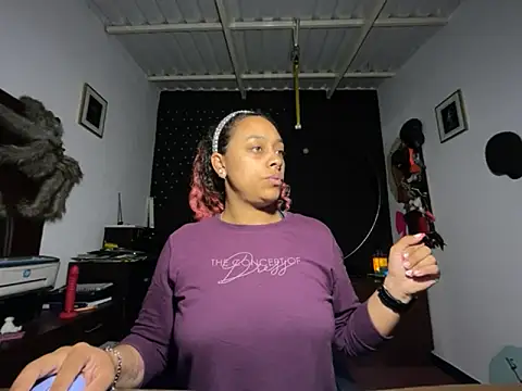 Snapshot of Cata_Blue__ chatting on 10-01-25, 01:28 Cata Blue   online show from 10-01-25, 01:28