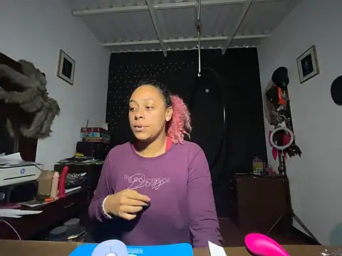 Snapshot of Cata_Blue__ chatting on 10-29-25, 03:14 Cata Blue   online show from 10-29-25, 03:14