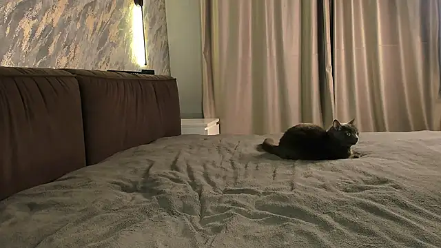 laflamebella online show from 09-28-25, 05:07