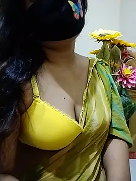 Snapshot of Ameera19 chatting on 06-11-26, 02:53 Ameera19 online show from 06-11-26, 02:53