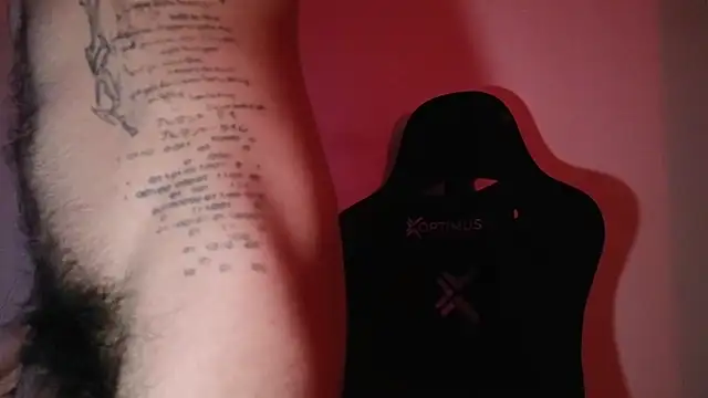 Snapshot of Luan-wood chatting on 04-24-26, 02:30 Luan-wood online show from 04-24-26, 02:30