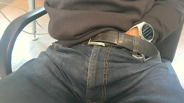 Snapshot of alessandroman2114 chatting on 03-06-26, 11:50 alessandroman2114 online show from 03-06-26, 11:50