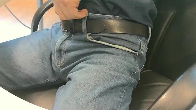 alessandroman2114 online show from 04-27-26, 04:38