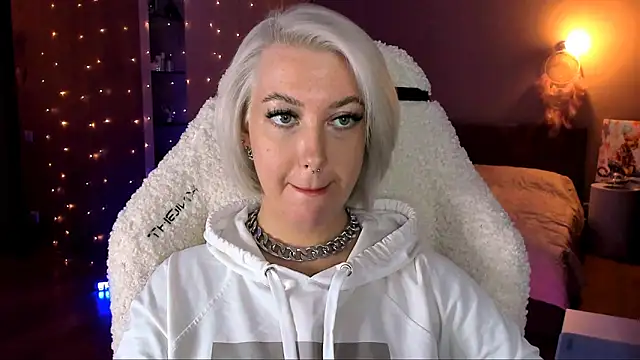 tykioty Miley online show from 01-26-25, 02:41