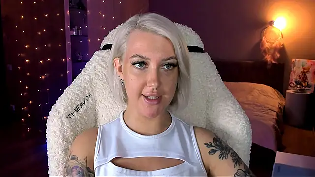 tykioty Miley online show from 01-28-25, 06:49