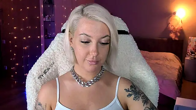 tykioty Miley online show from 02-11-25, 04:02