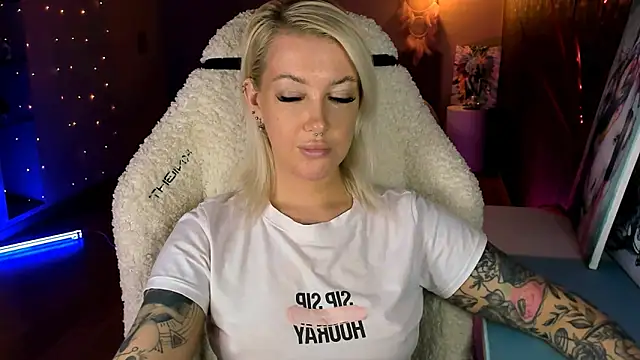 tykioty Miley online show from 04-10-26, 12:43