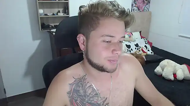 Snapshot of JOHANLEON1 chatting on 03-18-25, 12:27 JOHANLEON1 online show from 03-18-25, 12:27