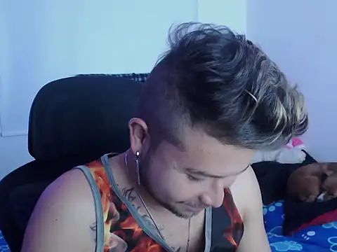 Snapshot of JOHANLEON1 chatting on 09-17-25, 04:52 JOHANLEON1 online show from 09-17-25, 04:52