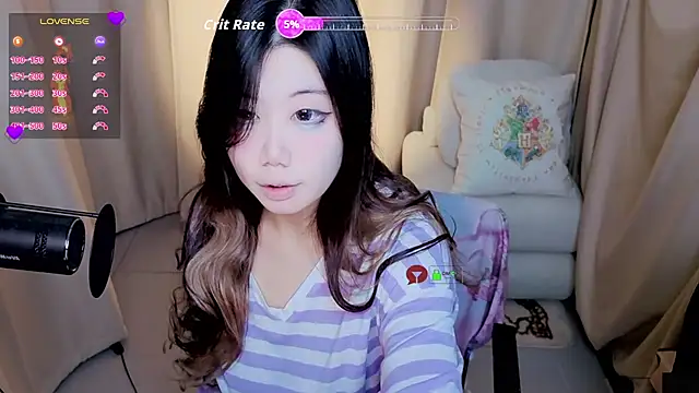 Snapshot of CryKuro_ chatting on 09-08-25, 03:00 CryKuro  online show from 09-08-25, 03:00