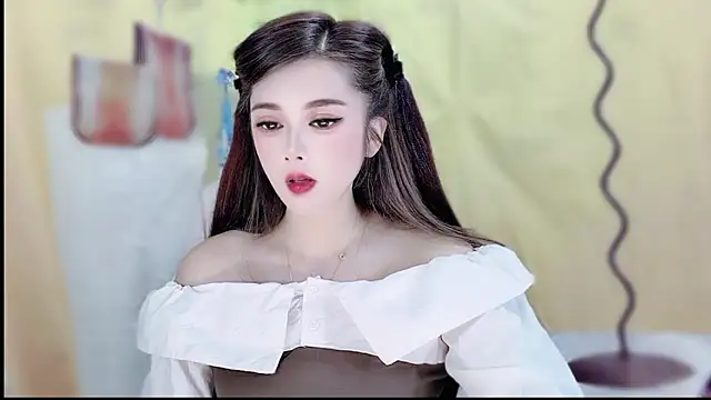 Snapshot of VIWVI chatting on 05-15-26, 05:47 VIWVI online show from 05-15-26, 05:47