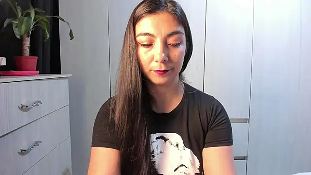 Snapshot of Karla_hernandez_ chatting on 05-21-26, 10:44 Karla hernandez online show from 05-21-26, 10:44