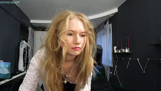 Snapshot of Alexandra_Demore chatting on 05-19-26, 06:47 Alexandra Demore online show from 05-19-26, 06:47