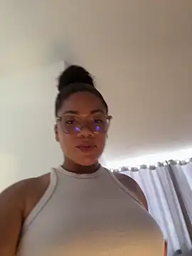 Snapshot of ashley_Tompson1 chatting on 04-24-26, 01:35 ashley Tompson1 online show from 04-24-26, 01:35
