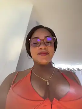 Snapshot of ashley_Tompson1 chatting on 05-01-26, 02:43 ashley Tompson1 online show from 05-01-26, 02:43
