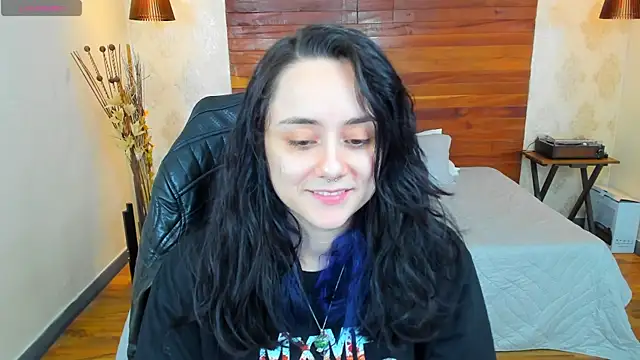 Snapshot of KatherineBond chatting on 01-05-25, 10:19 KatherineBond online show from 01-05-25, 10:19
