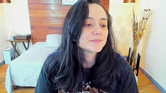 Snapshot of KatherineBond chatting on 03-19-25, 11:14 KatherineBond online show from 03-19-25, 11:14