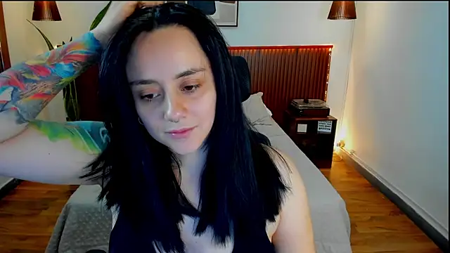 Snapshot of KatherineBond chatting on 09-24-25, 07:28 KatherineBond online show from 09-24-25, 07:28
