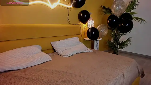 EvaMoran online show from 01-20-25, 05:15