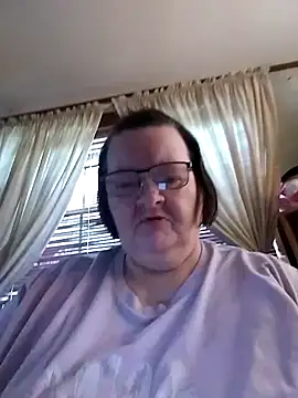 Snapshot of Bayou_Woman68 chatting on 05-05-26, 03:31 Bayou Woman68 online show from 05-05-26, 03:31