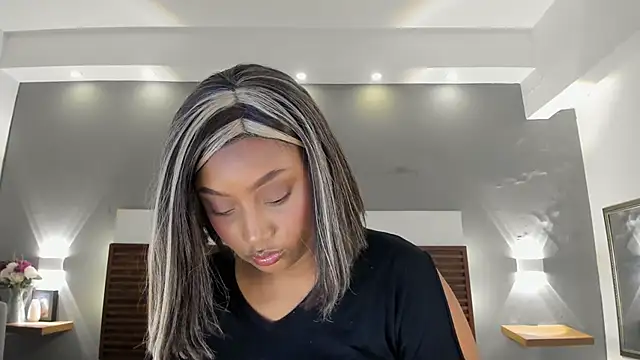 Adelehottman online show from 12-04-25, 12:14