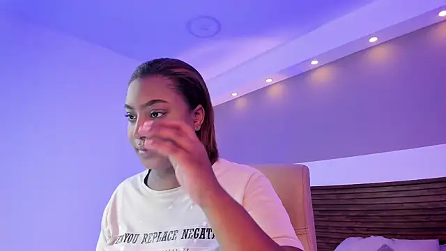 Adelehottman online show from 04-01-26, 12:28