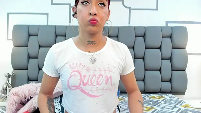 Derek and Skarlet online show from 09-09-25, 03:00