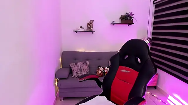 Melanny lopez18 online show from 12-19-24, 03:29