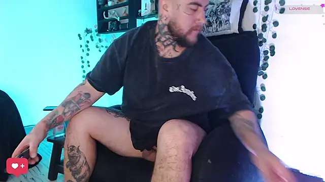 Snapshot of Ash_gusbig chatting on 12-04-24, 04:32 Ash gusbig online show from 12-04-24, 04:32