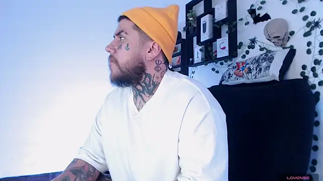 Snapshot of Ash_gusbig chatting on 12-10-24, 10:26 Ash gusbig online show from 12-10-24, 10:26