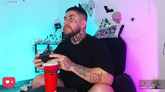 Snapshot of Ash_gusbig chatting on 12-27-24, 03:20 Ash gusbig online show from 12-27-24, 03:20