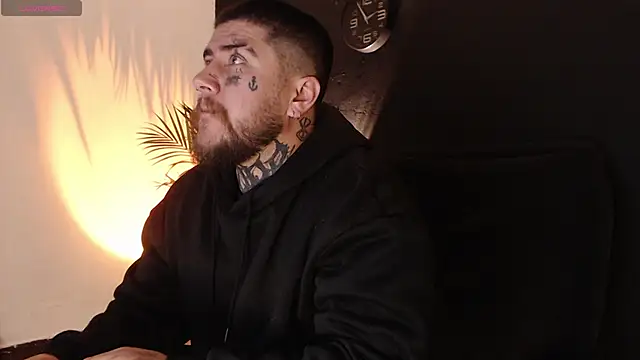 Snapshot of Ash_gusbig chatting on 01-16-25, 03:56 Ash gusbig online show from 01-16-25, 03:56