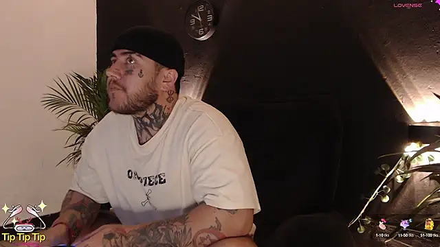 Snapshot of Ash_gusbig chatting on 02-04-25, 12:51 Ash gusbig online show from 02-04-25, 12:51