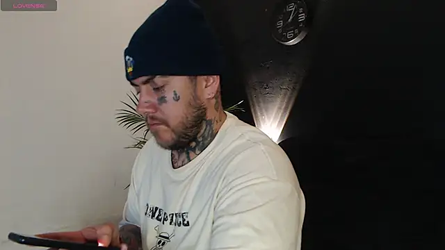 Snapshot of Ash_gusbig chatting on 02-06-25, 03:06 Ash gusbig online show from 02-06-25, 03:06