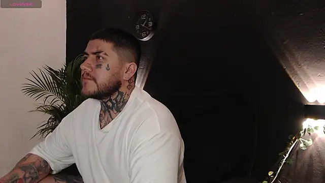 Snapshot of Ash_gusbig chatting on 02-11-25, 03:08 Ash gusbig online show from 02-11-25, 03:08