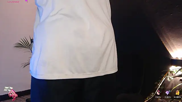 Snapshot of Ash_gusbig chatting on 02-15-25, 03:20 Ash gusbig online show from 02-15-25, 03:20