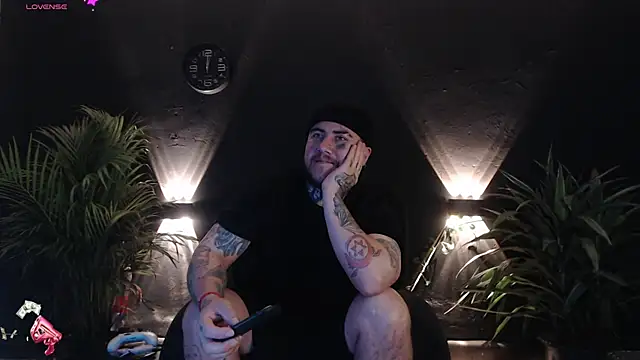 Snapshot of Ash_gusbig chatting on 02-16-25, 11:05 Ash gusbig online show from 02-16-25, 11:05