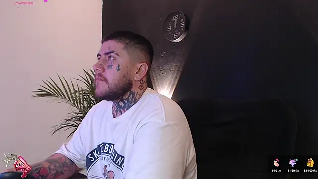 Snapshot of Ash_gusbig chatting on 02-20-25, 03:12 Ash gusbig online show from 02-20-25, 03:12