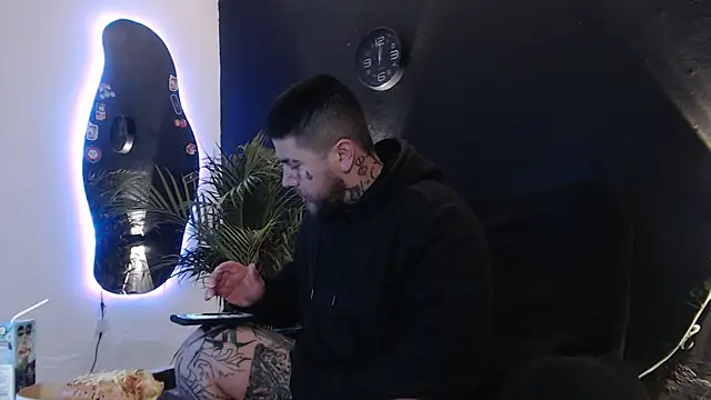 Snapshot of Ash_gusbig chatting on 03-19-25, 02:05 Ash gusbig online show from 03-19-25, 02:05