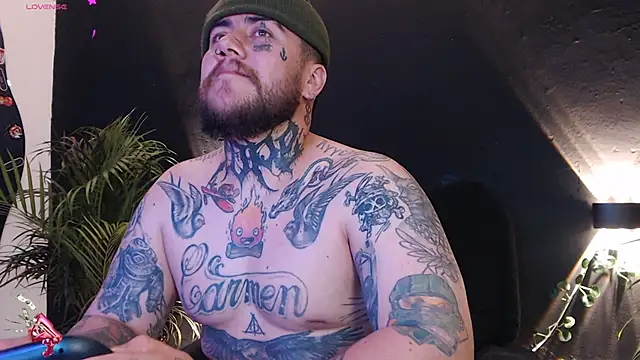 Snapshot of Ash_gusbig chatting on 03-23-25, 05:00 Ash gusbig online show from 03-23-25, 05:00