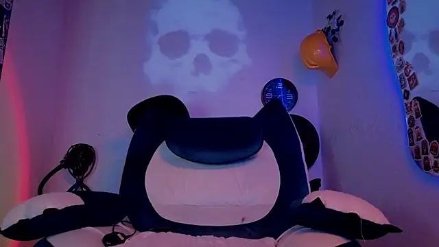 Snapshot of Ash_gusbig chatting on 09-15-25, 03:50 Ash gusbig online show from 09-15-25, 03:50