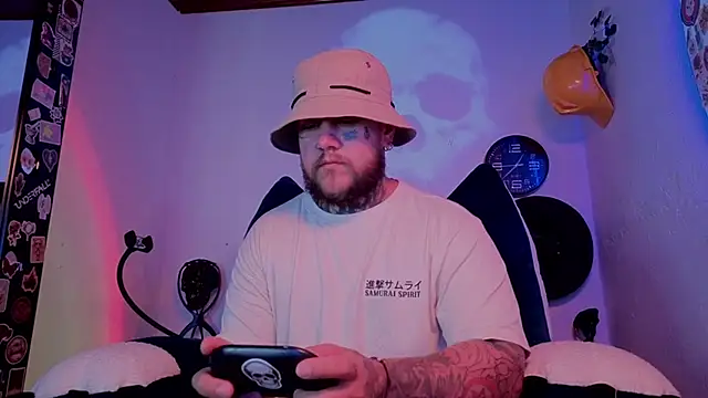 Snapshot of Ash_gusbig chatting on 09-16-25, 02:56 Ash gusbig online show from 09-16-25, 02:56