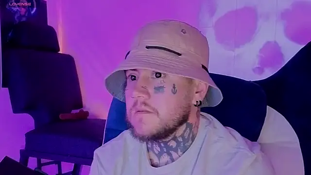 Snapshot of Ash_gusbig chatting on 11-06-25, 02:45 Ash gusbig online show from 11-06-25, 02:45