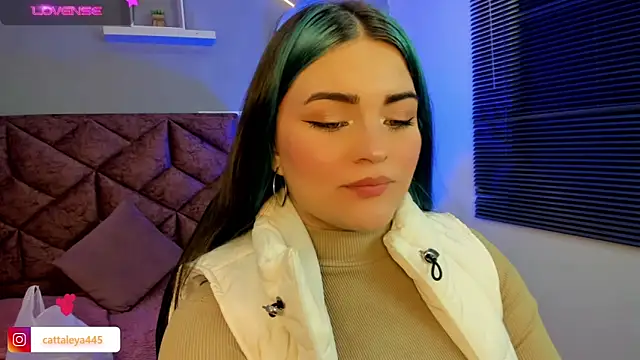 Snapshot of cattaleya___ chatting on 02-01-25, 03:19 cattaleya online show from 02-01-25, 03:19