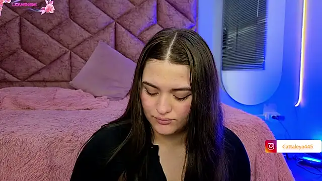 Snapshot of cattaleya___ chatting on 03-11-25, 06:32 cattaleya online show from 03-11-25, 06:32